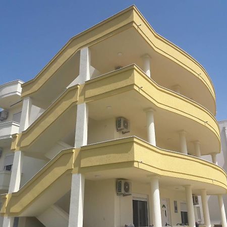 Korac Apartments Ulcinj Bagian luar foto