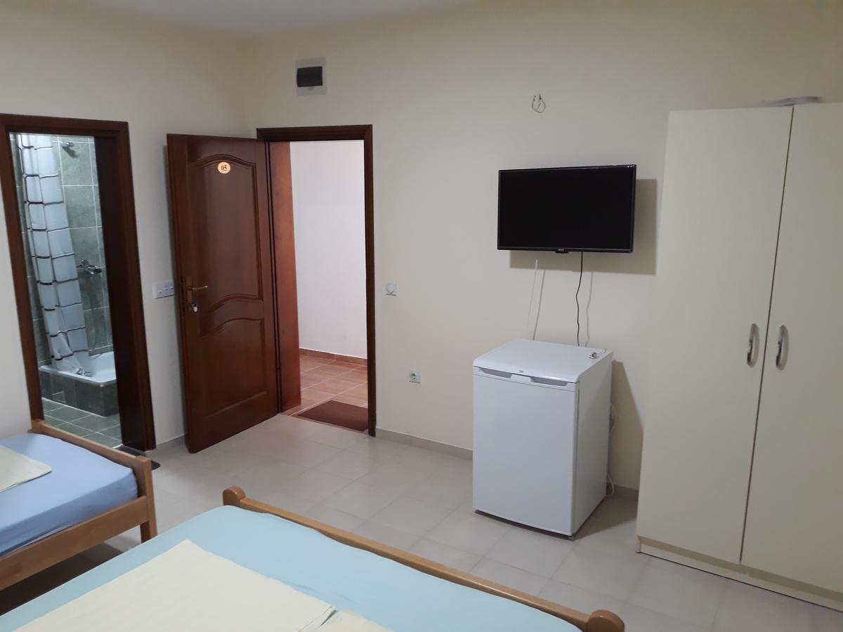 Korac Apartments Ulcinj Bagian luar foto